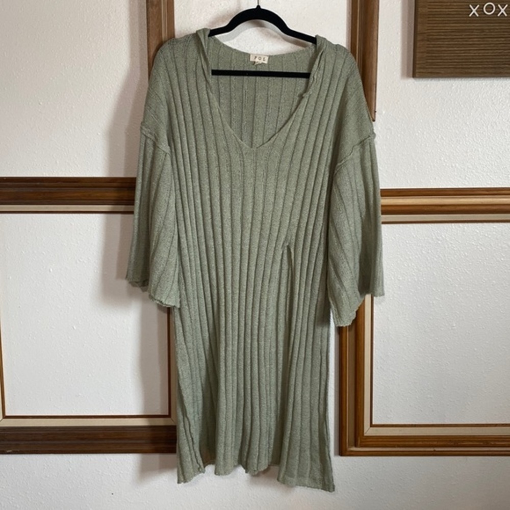POL green knit hooded sweater extra long with side slit size medium